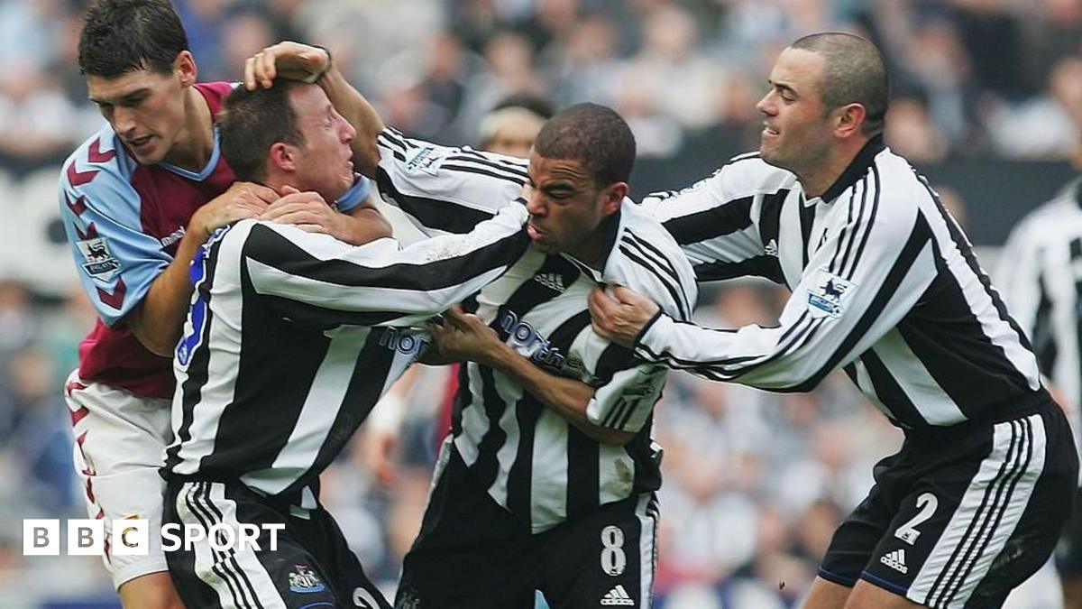 इद्रिसा गुये और माइकल कीन: एवर्टन रेड कार्ड के बाद यादगार टीम-साथी की झड़प