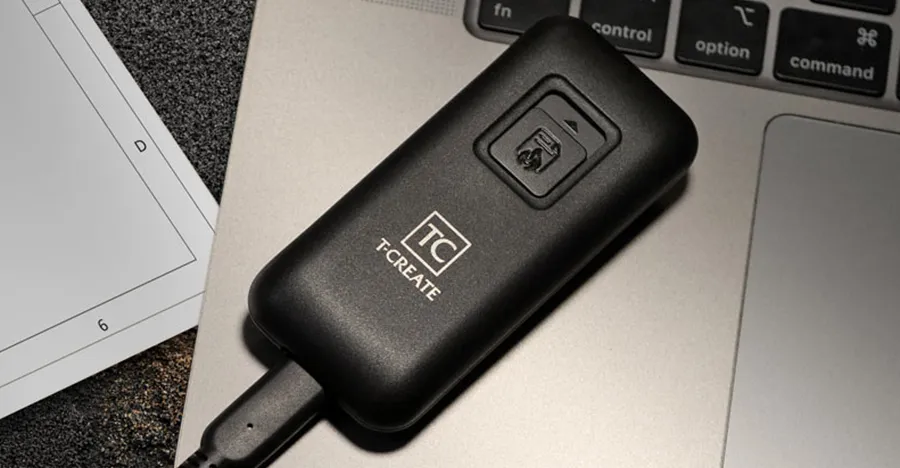 एक बटन दबाएं और यह SSD आपके सभी डेटा को स्वयं नष्ट कर देगा