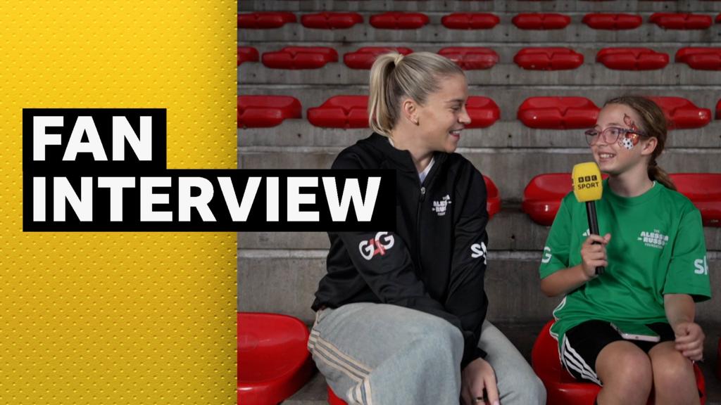 एलेसिया रूसो: इंग्लैंड के फॉरवर्ड खिलाड़ी का युवा प्रशंसक ने साक्षात्कार लिया