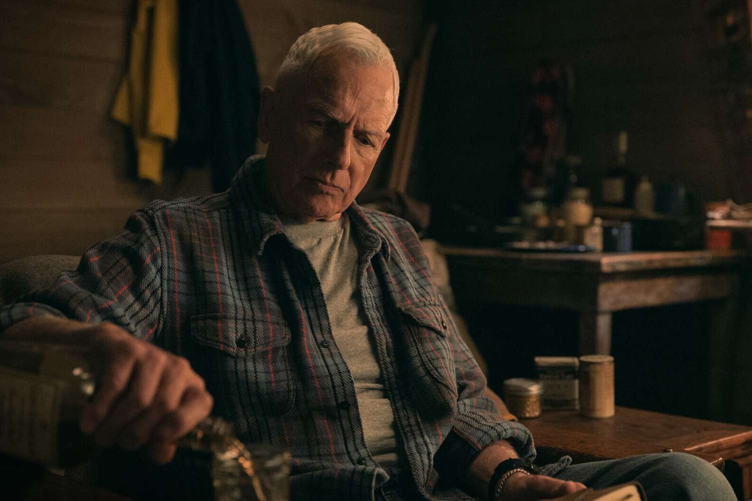 ‘ऑरिजिन्स’ के सह-निर्माता का कहना है कि ‘एनसीआईएस’ के प्रशंसक यह जानकर ‘नाराज’ होंगे कि मार्क हार्मन को उनके किरदार गिब्स के बारे में यह बात नहीं पता है।