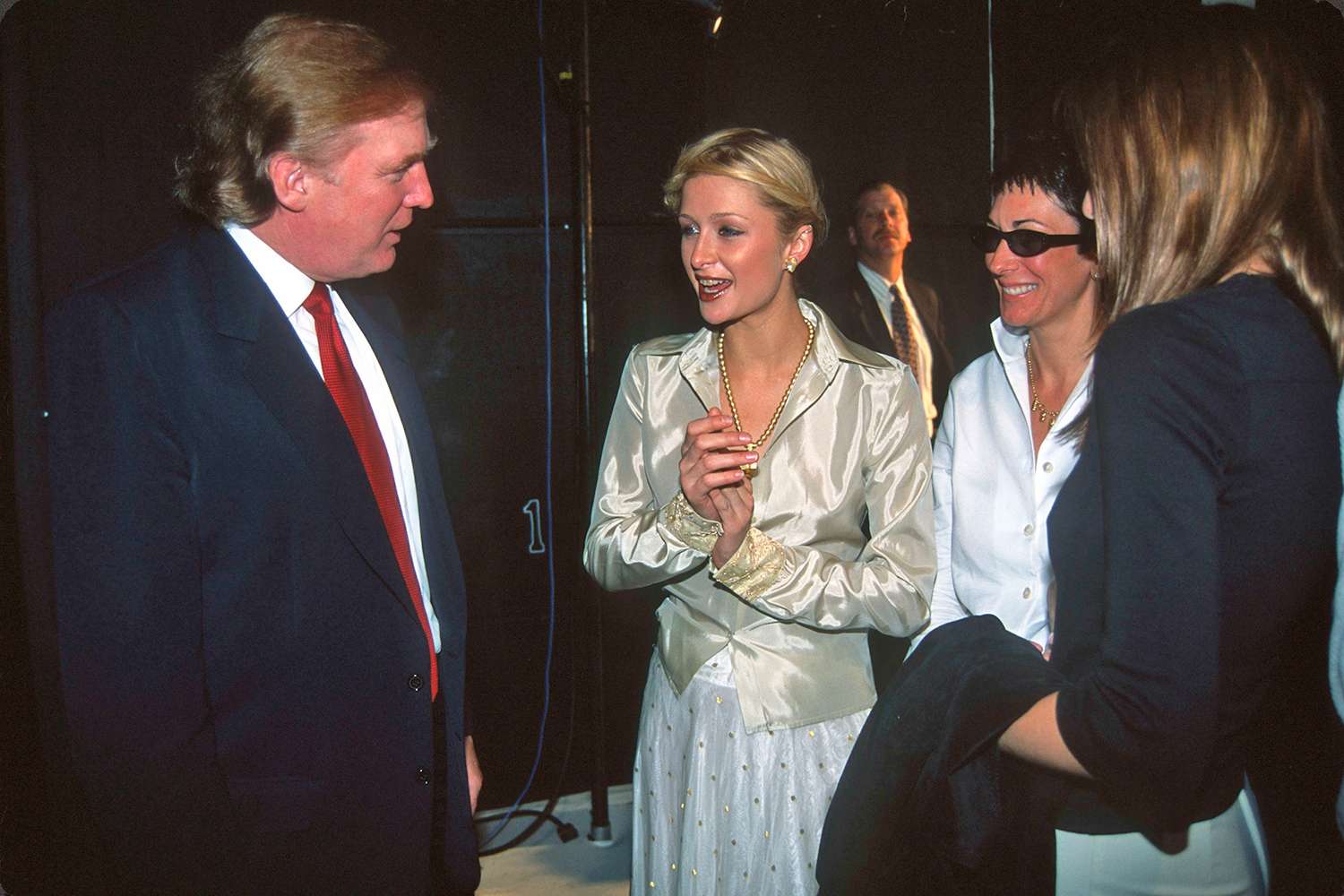 पेरिस हिल्टन ने इस दावे को संबोधित किया कि घिसलीन मैक्सवेल ने उन्हें जेफरी एप्सटीन के लिए आदर्श भर्ती बताया