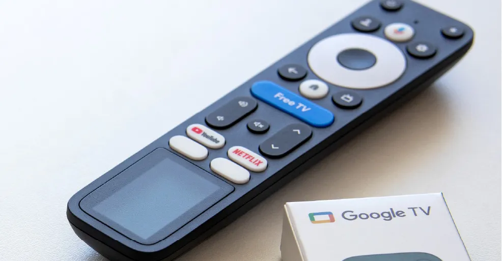 भविष्य के Google TV उपकरण सौर ऊर्जा से संचालित रिमोट के साथ आ सकते हैं