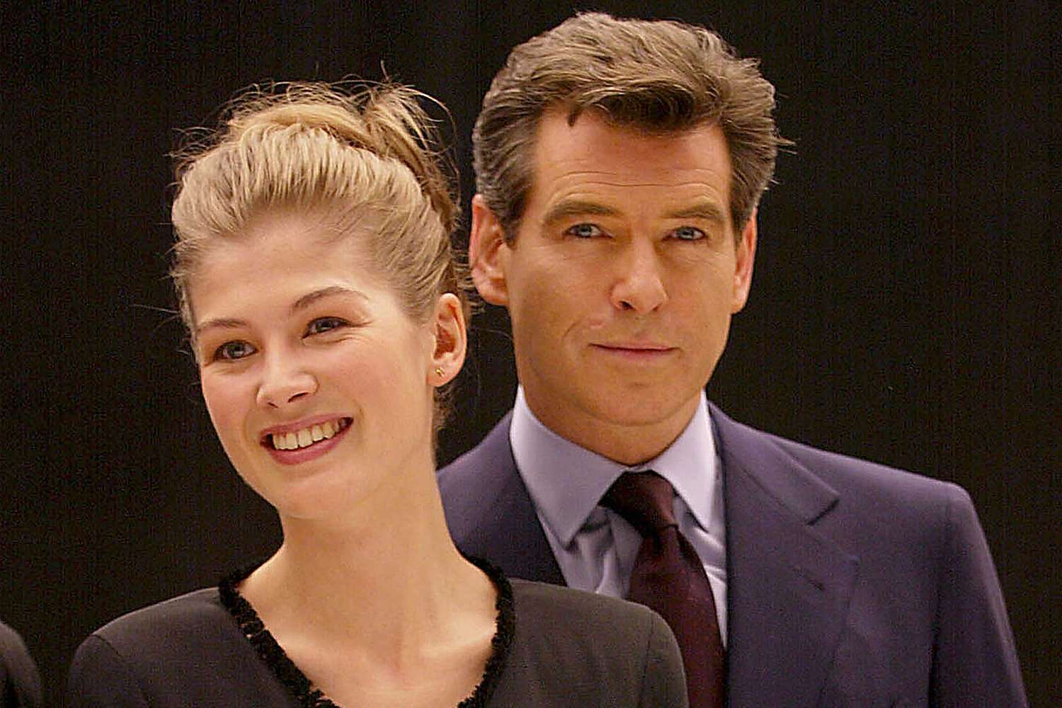 रोसमंड पाइक ने पियर्स ब्रॉसनन के साथ जेम्स बॉन्ड के प्रेम दृश्य की दर्दनाक यादें साझा कीं: ‘यह बहुत बुरा है’