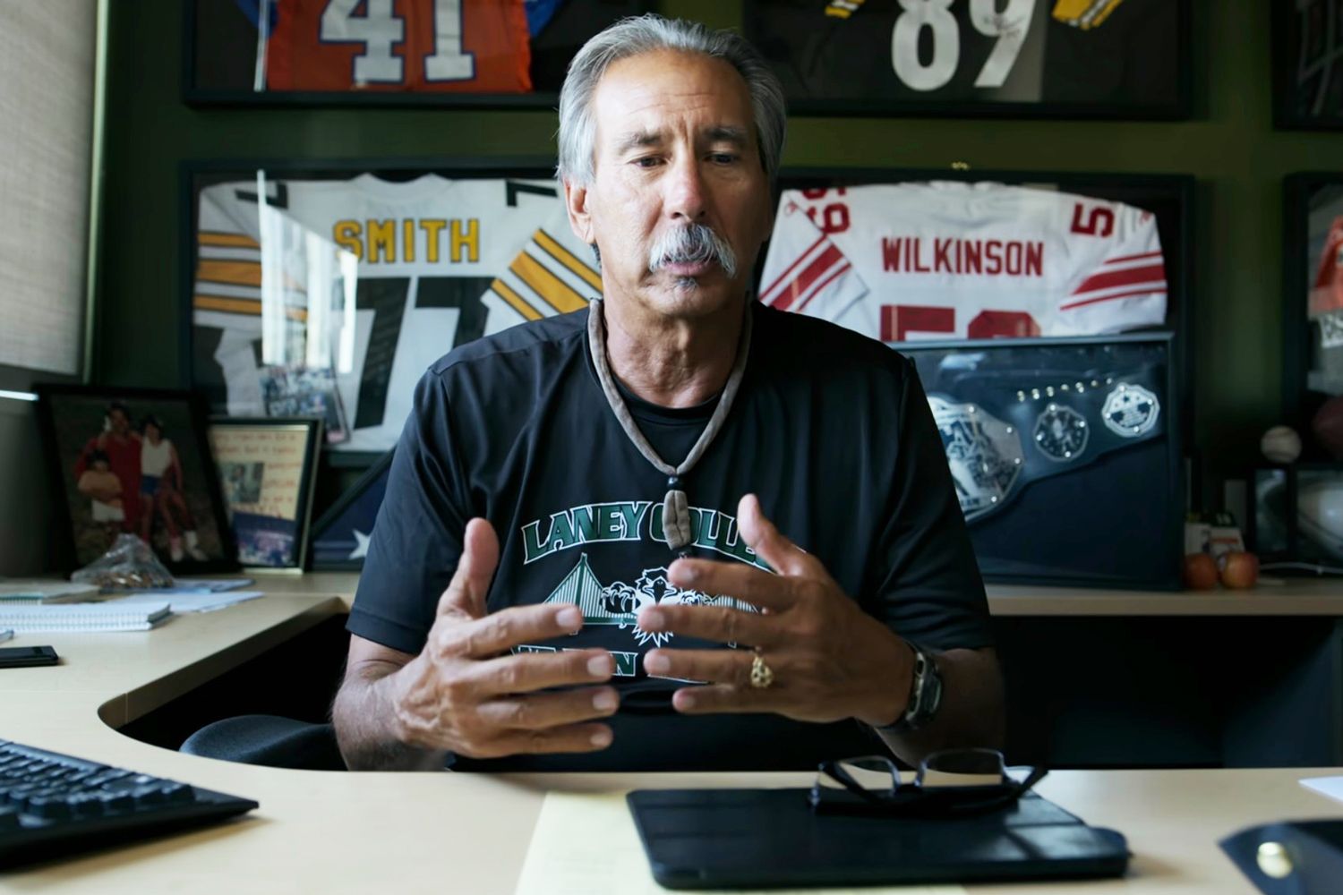 ‘लास्ट चांस यू’ के कोच जॉन बीम की 66 साल की उम्र में कैंपस में गोली लगने से मौत हो गई