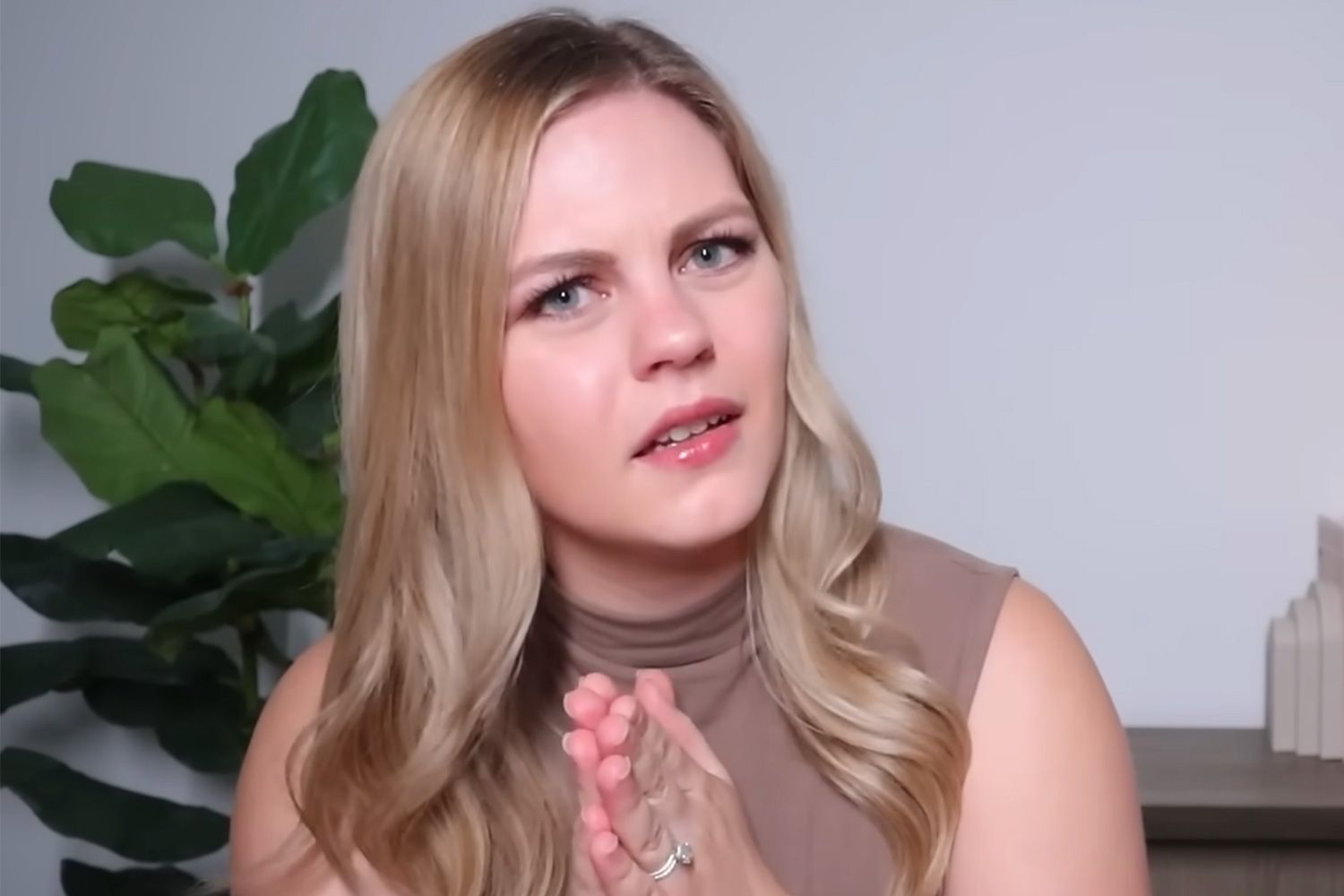 वायरल यूट्यूबर हन्ना अलोंजो ने भावनात्मक पोस्ट में गर्भपात की घोषणा की