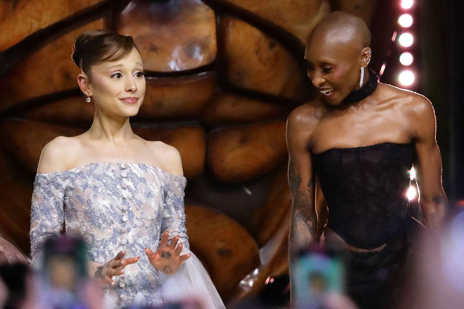 सिंथिया एरिवो डरावनी एरियाना ग्रांडे प्रशंसक घटना के बाद बोलती हैं