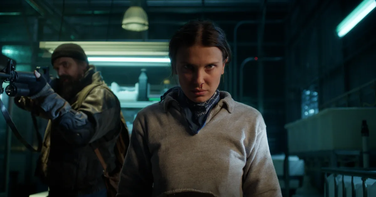 स्ट्रेंजर थिंग्स 5 की शुरुआत फिनिश लाइन की उन्मत्त दौड़ से होती है