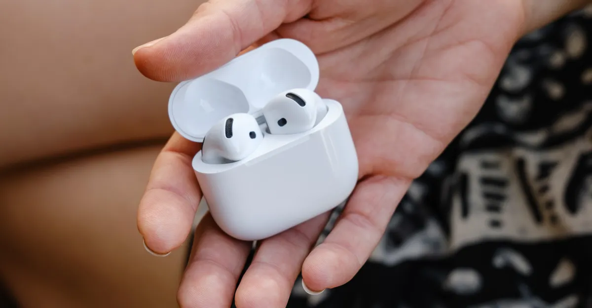 ANC के साथ Apple Airpods 4 अपनी सबसे कम कीमत पर हैं