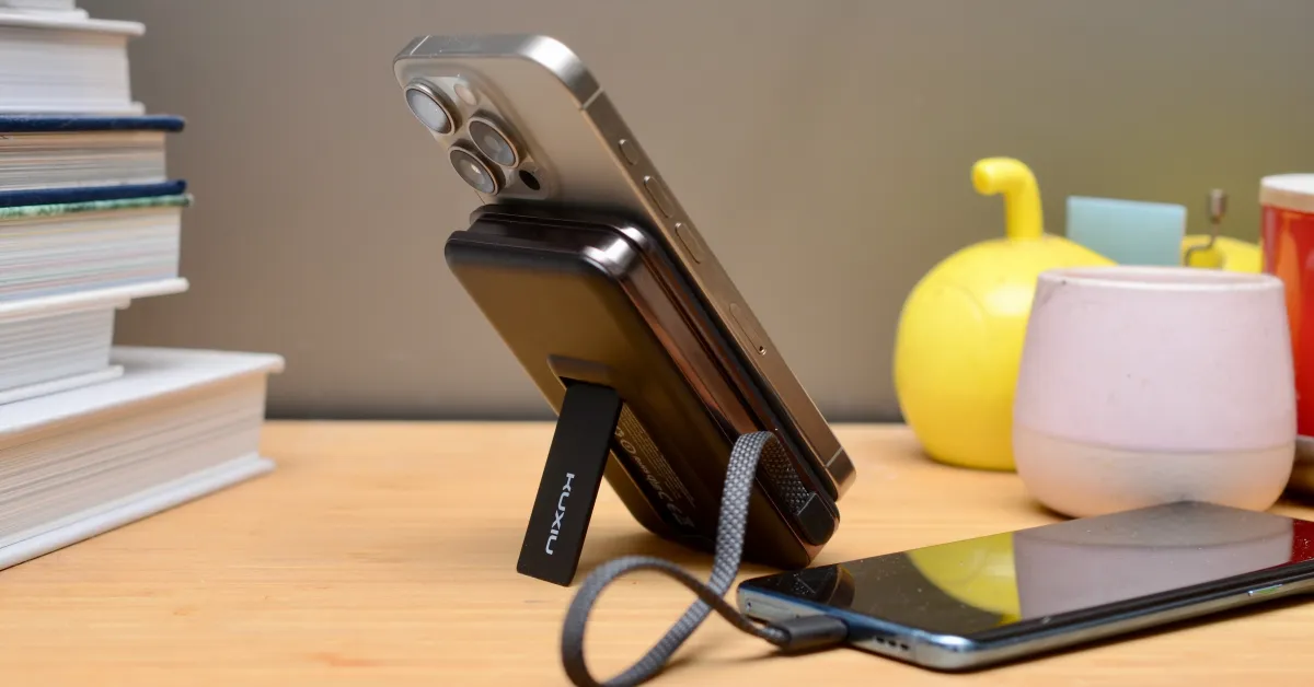 Kuxiu का S3 MagSafe पावर बैंक बड़ा और बेहतर है और संभवतः फटेगा नहीं