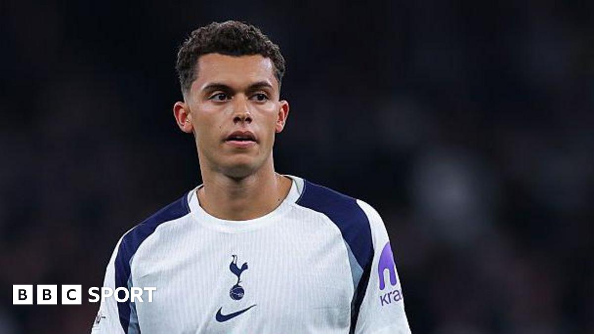 ब्रेनन जॉनसन: टोटेनहम आगे बेचने के लिए तैयार है