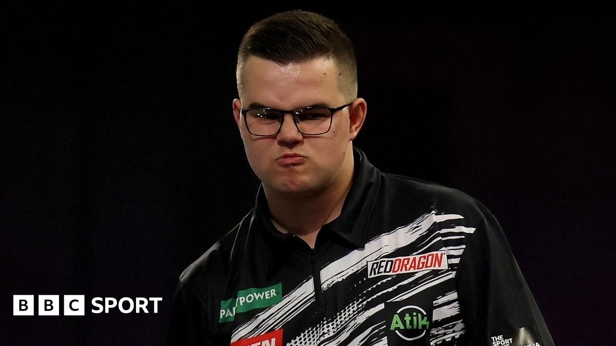 विश्व डार्ट्स चैम्पियनशिप: जियान वैन वीन और रॉब क्रॉस दूसरे दौर में लेकिन रॉस स्मिथ हार गए