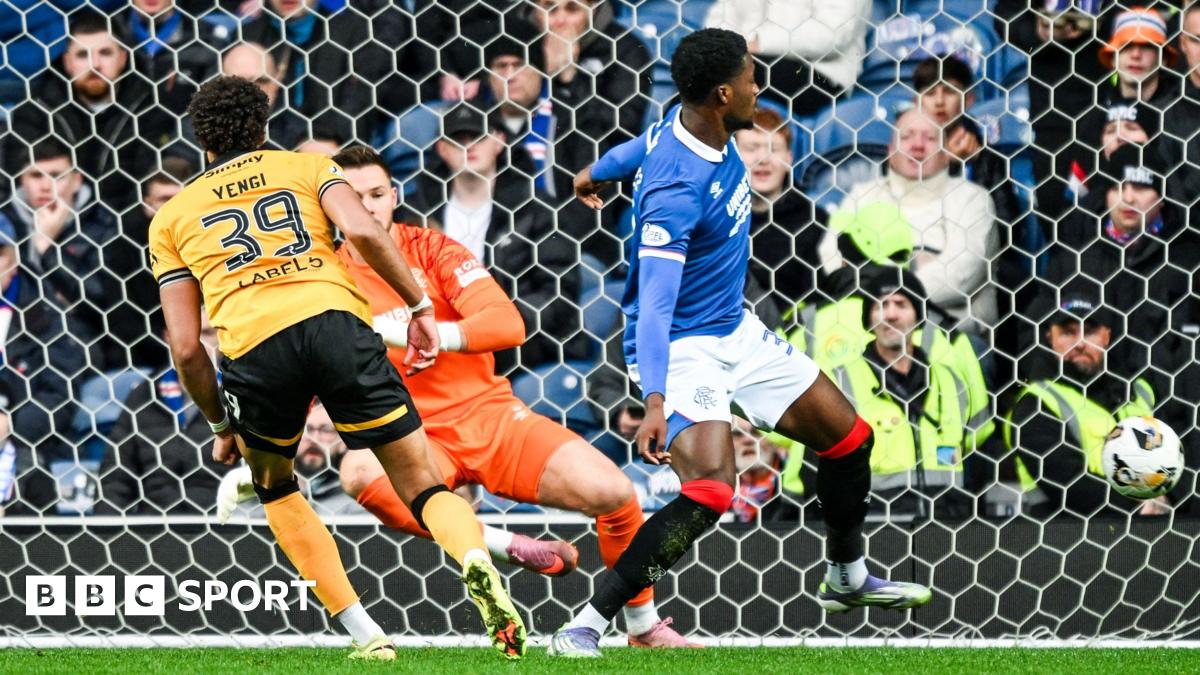 स्कॉटिश प्रीमियरशिप में ‘हैंडबॉल की कोई समस्या नहीं’, एसएफए रेफरी बॉस विली कोलम कहते हैं