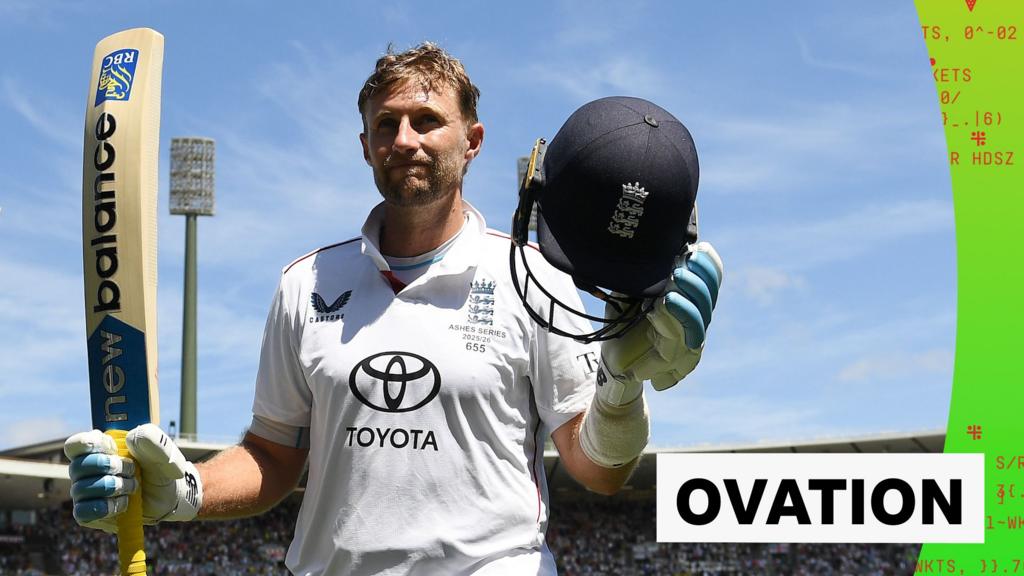 एशेज 2025/26 पांचवां टेस्ट – दूसरा दिन: इंग्लैंड के जो रूट को ऑस्ट्रेलिया के माइकल नेसर ने 160 रन पर कैच और बोल्ड किया।