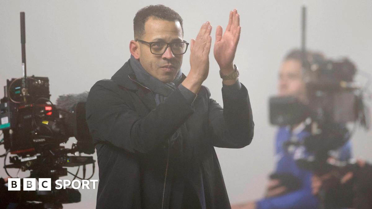 चेल्सी में शुरुआती जीत के बाद लियाम रोसेनियर को बड़े बदलाव की कोई जरूरत नहीं दिखती