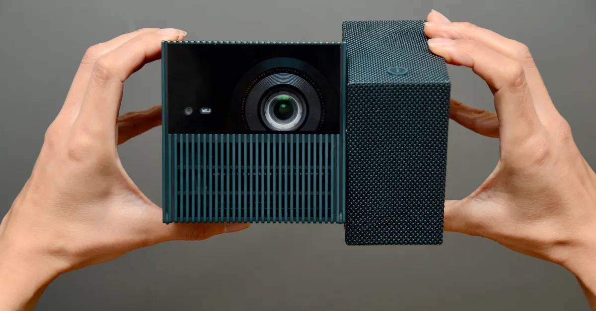 टीसीएल का प्लेक्यूब प्रोजेक्टर रूबिक क्यूब से भी अधिक मजेदार है