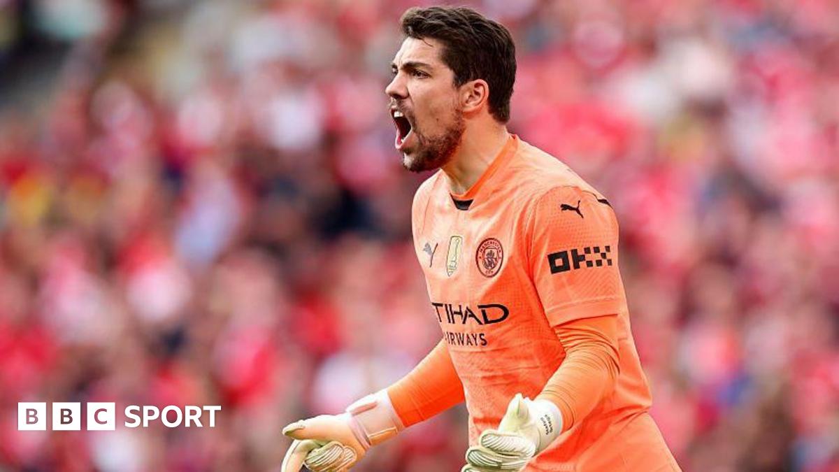 नॉटिंघम फ़ॉरेस्ट ने स्टीफ़न ओर्टेगा और लक्ष्य डेविड फ्रैटेसी के लिए समझौते पर सहमति व्यक्त की