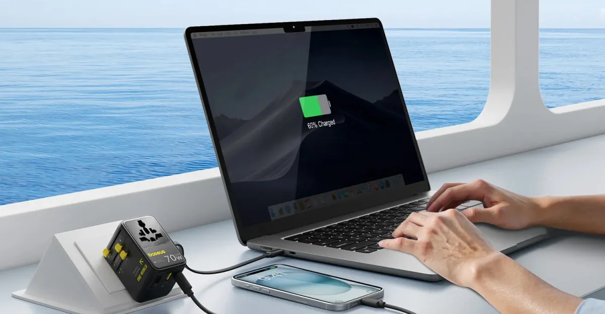 बेसियस का रिट्रैक्टेबल ट्रैवल एडॉप्टर आज 50 प्रतिशत से अधिक की छूट पर बिक्री पर है