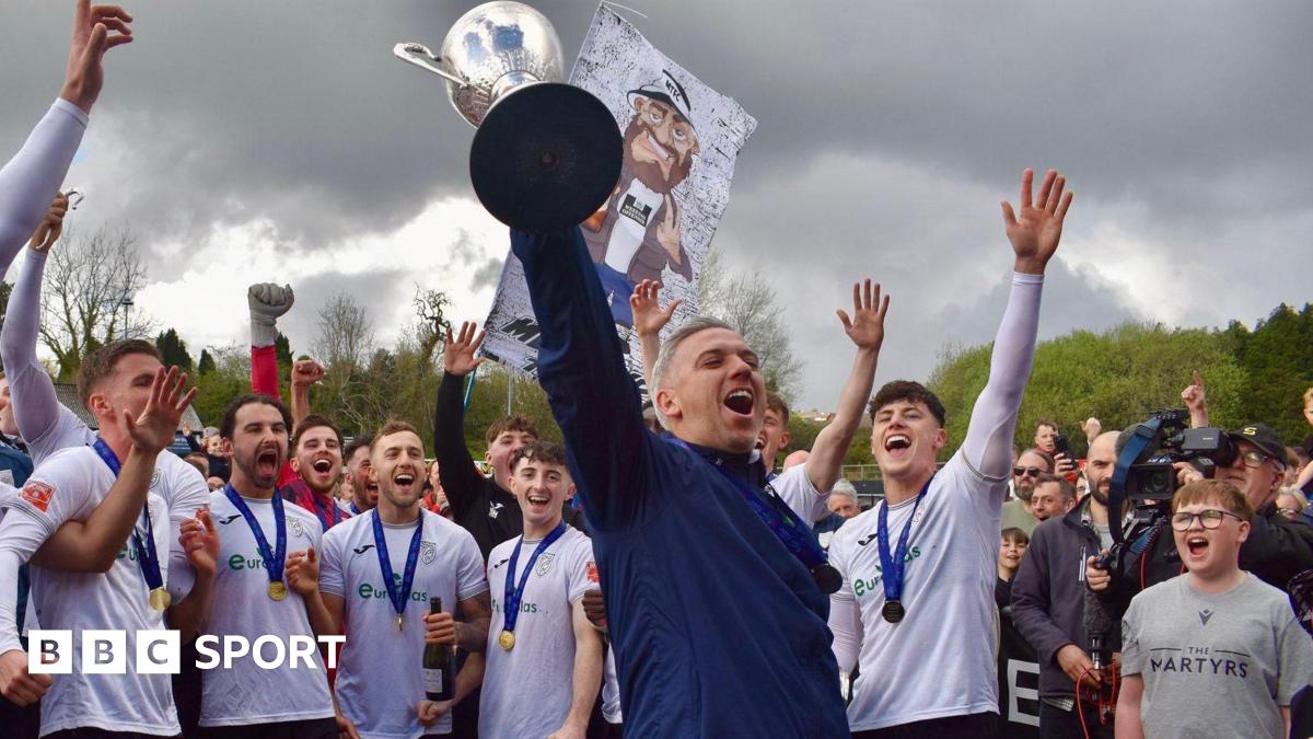 मेरथिर टाउन: नेशनल लीग नॉर्थ की ओर से व्रेक्सहैम के उत्थान से प्रेरणा ली गई है