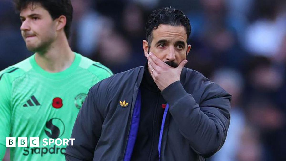 मैनचेस्टर युनाइटेड को प्रयोग बंद करने चाहिए और ऐसे मैनेजर को नियुक्त करना चाहिए जो उनके लिए उपयुक्त हो – गैरी नेविल