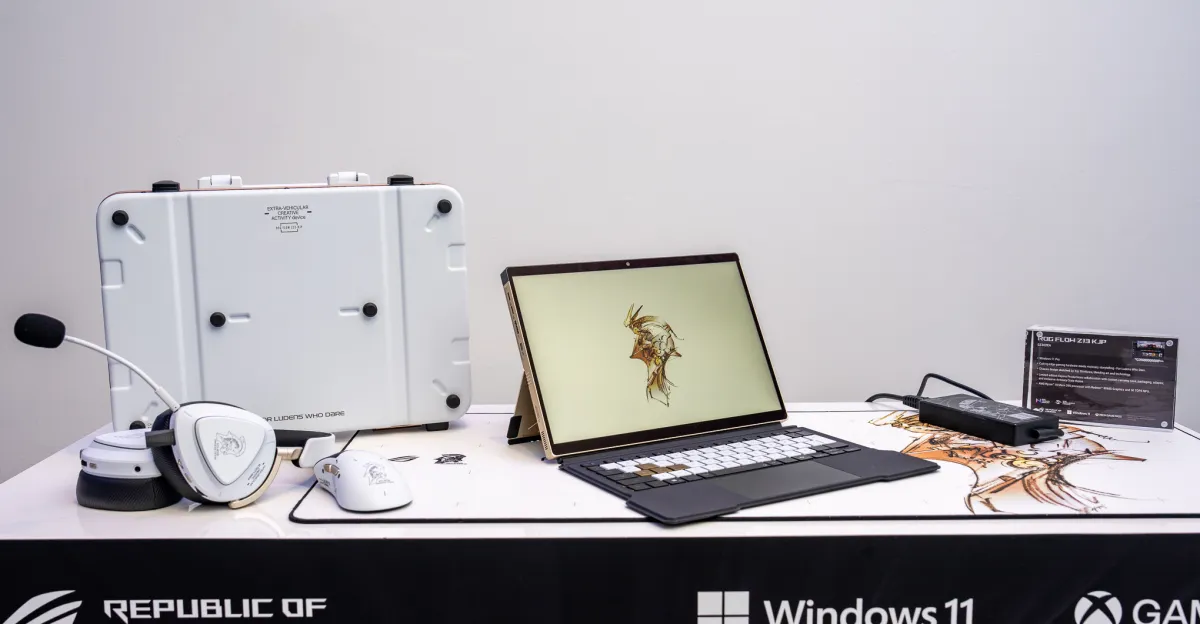 यह सीमित-संस्करण टैबलेट हिदेओ कोजिमा के कंप्यूटर का उपयोग करने के सबसे करीब है