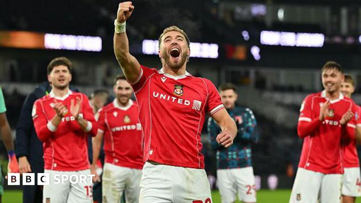 व्रेक्सहैम: क्या पार्किंसंस की इन-फॉर्म टीम वास्तव में चौथी पदोन्नति का सपना देख रही है?