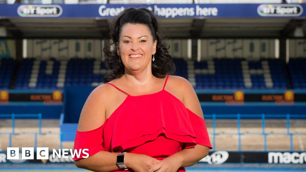 GoCompare के संस्थापक हेले पार्सन्स ने WRU अध्यक्ष को जाने के लिए कहा