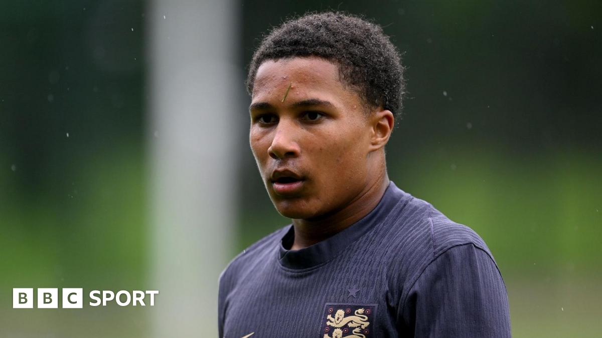 अजय तवरेज: बार्सिलोना ने नॉर्विच सिटी अकादमी की संभावना पर हस्ताक्षर किए