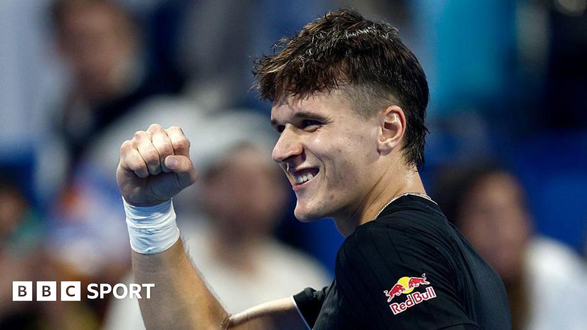 कतर ओपन: जैकब मेन्सिक ने जननिक सिनर को हराकर सेमीफाइनल में प्रवेश किया