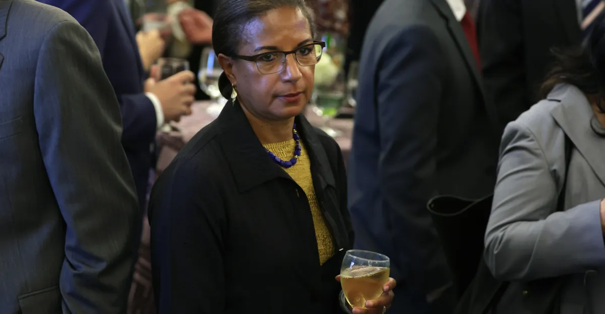 ट्रम्प का कहना है कि अगर नेटफ्लिक्स ने सुज़ैन राइस को नहीं हटाया तो उसे ‘परिणाम भुगतना’ पड़ेगा