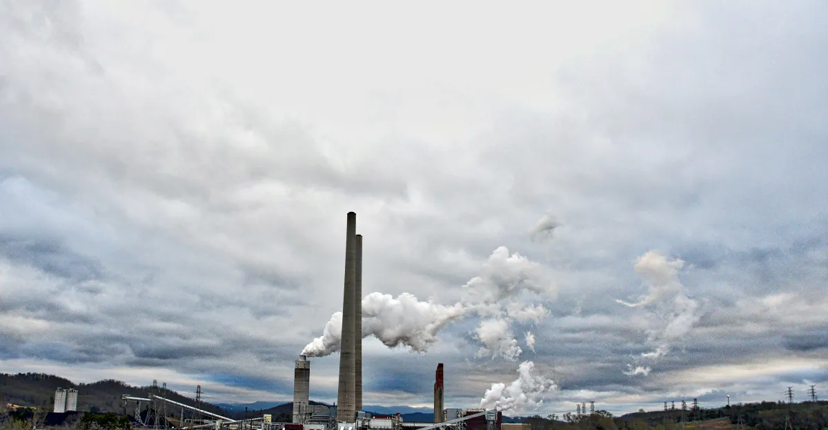 ट्रम्प कोयला संयंत्रों को और भी गंदा बना रहे हैं क्योंकि एआई अधिक ऊर्जा की मांग करता है