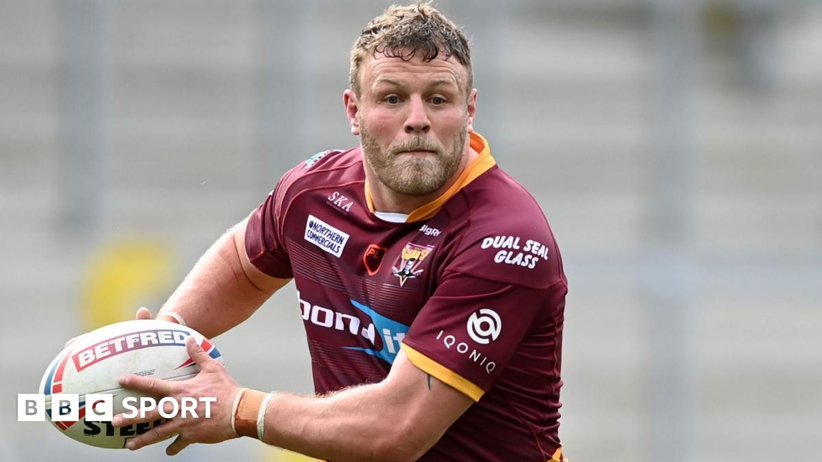 पूर्व रग्बी लीग खिलाड़ी जोश जोन्स का कहना है कि सिर की चोटों ने उन्हें आत्मघाती बना दिया