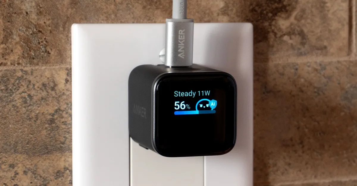 स्क्रीन के साथ एंकर का नया चार्जर अगर अधिक होता तो कम बनावटी लगता