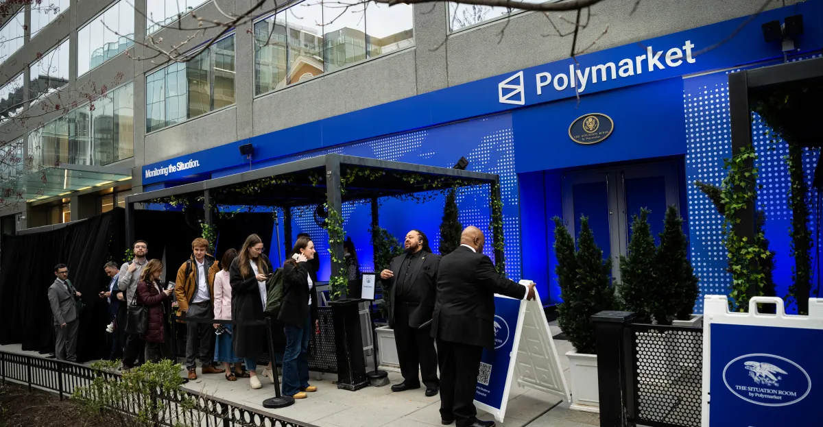 क्या आप मॉनिटर के बिना किसी स्थिति की निगरानी कर सकते हैं? पॉलीमार्केट स्पोर्ट्स बार ने कोशिश की