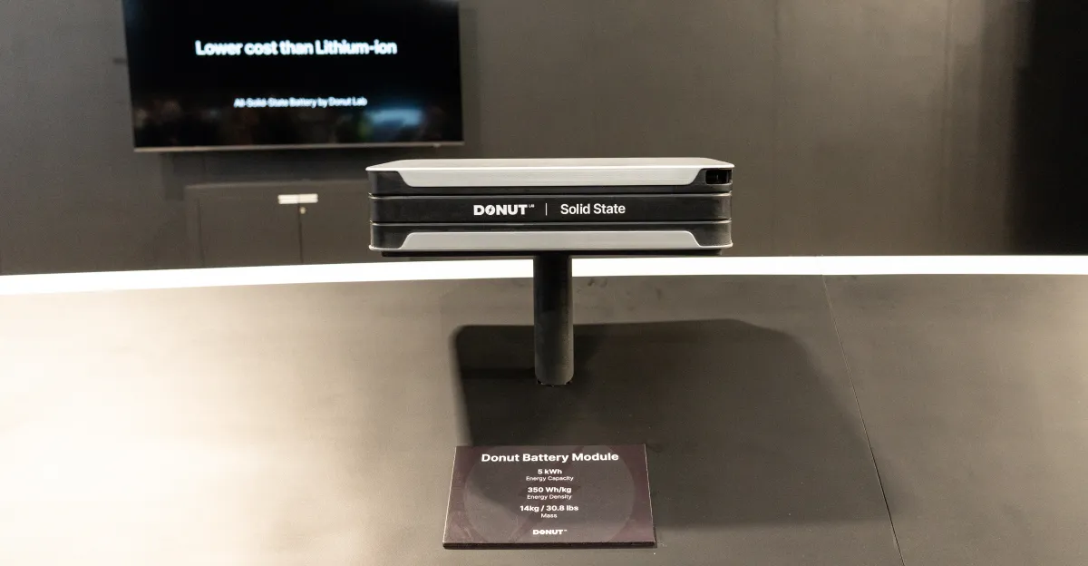 परीक्षण के अनुसार, डोनट लैब की सॉलिड-स्टेट बैटरी (अत्यधिक) गर्मी को संभाल सकती है