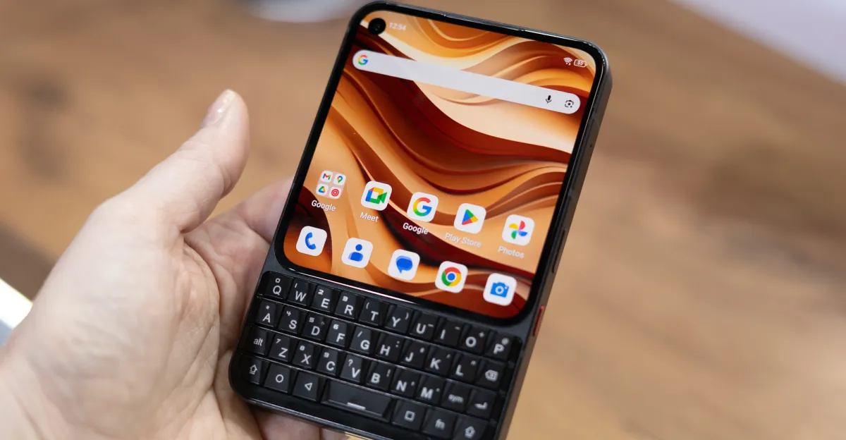 फ़ोन से दूर अपने नए फ़ोन से मिलें