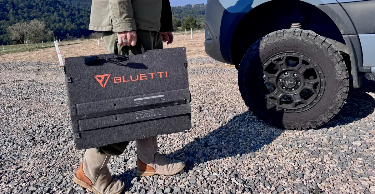 ब्लूएटी का सोरा 500 सौर पैनल अपने आकार के कारण अविश्वसनीय रूप से शक्तिशाली है