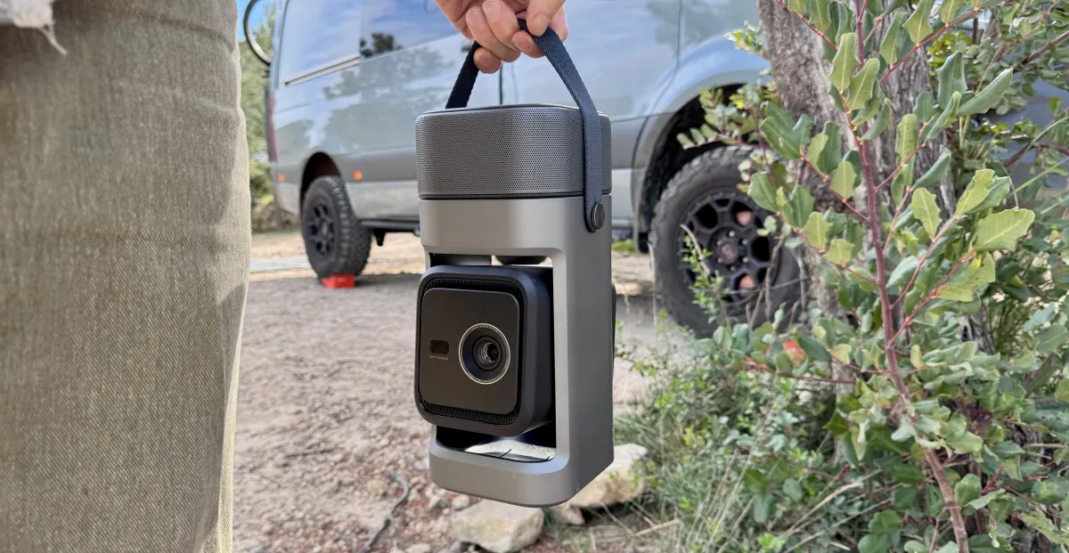 ब्लूएटी का सोरा 500 सौर पैनल अपने आकार के कारण अविश्वसनीय रूप से शक्तिशाली है